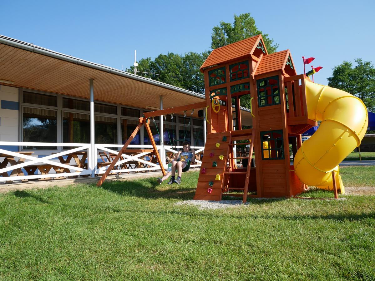 Camping Roznov Roznov pod Radhostem Exterior foto